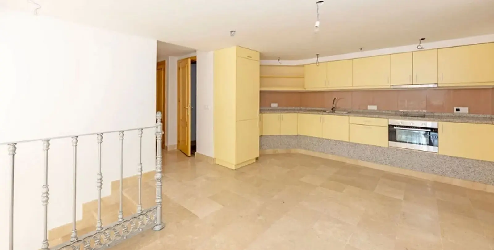 Venta de villa independiente en Los Almendros 45