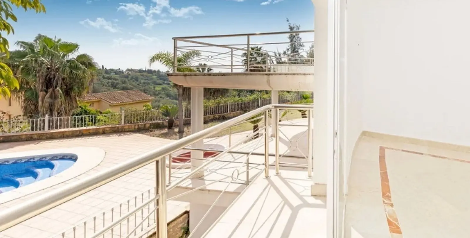 Venta de villa independiente en Los Almendros 60