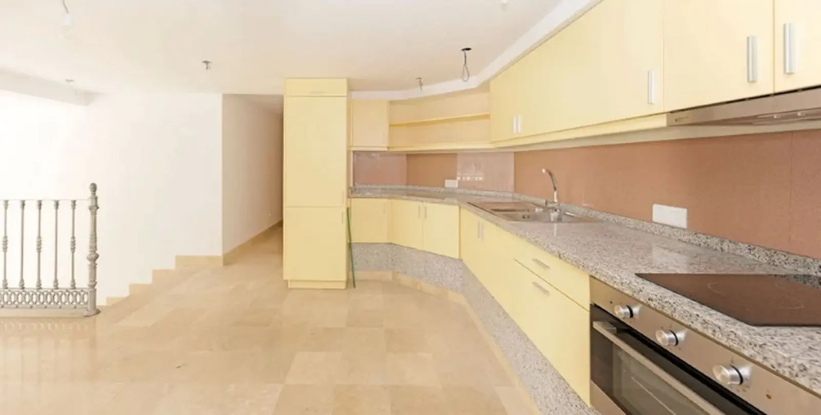 Sale of detached villa in Los Almendros 46
