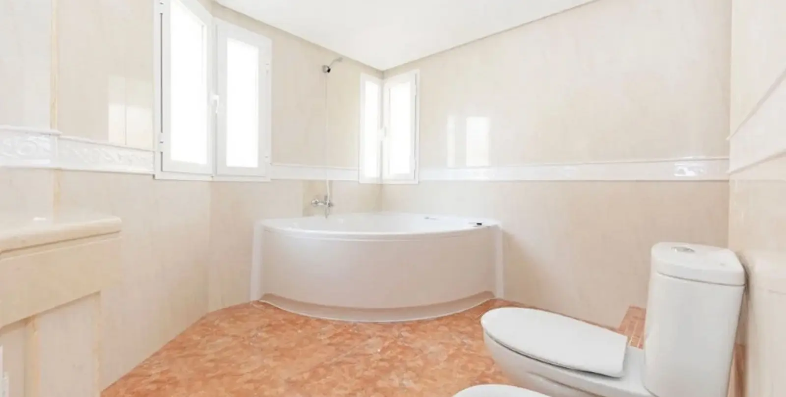 Sale of detached villa in Los Almendros 48