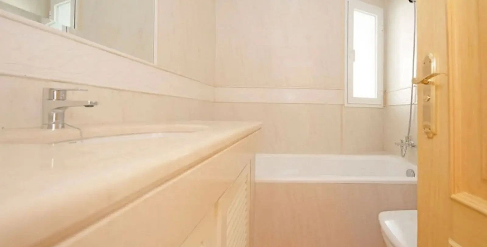 Sale of detached villa in Los Almendros 50