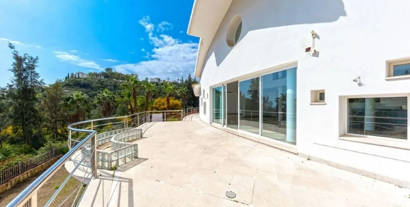 Sale of detached villa in Los Almendros 71