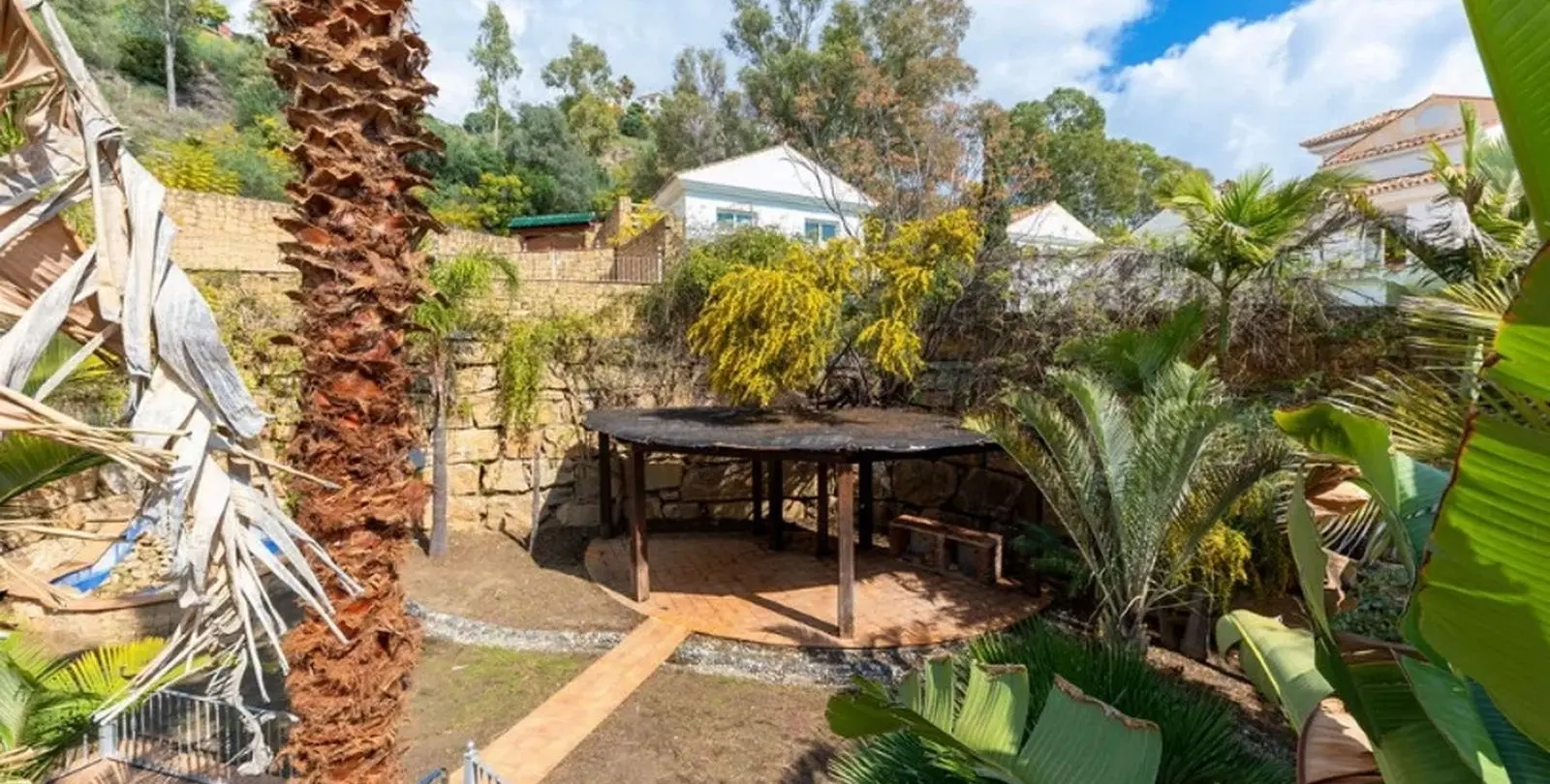 Sale of detached villa in Los Almendros 83