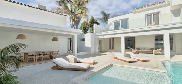 Продажа  отдельно стоящей виллы в Marbella 0