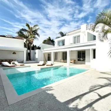 Продажа  отдельно стоящей виллы в Marbella