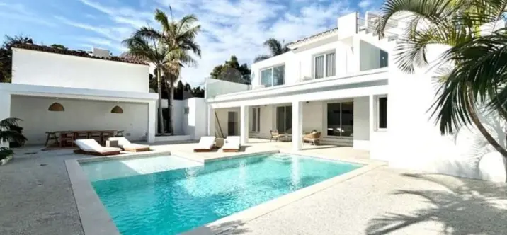 Продажа  отдельно стоящей виллы в Marbella 1