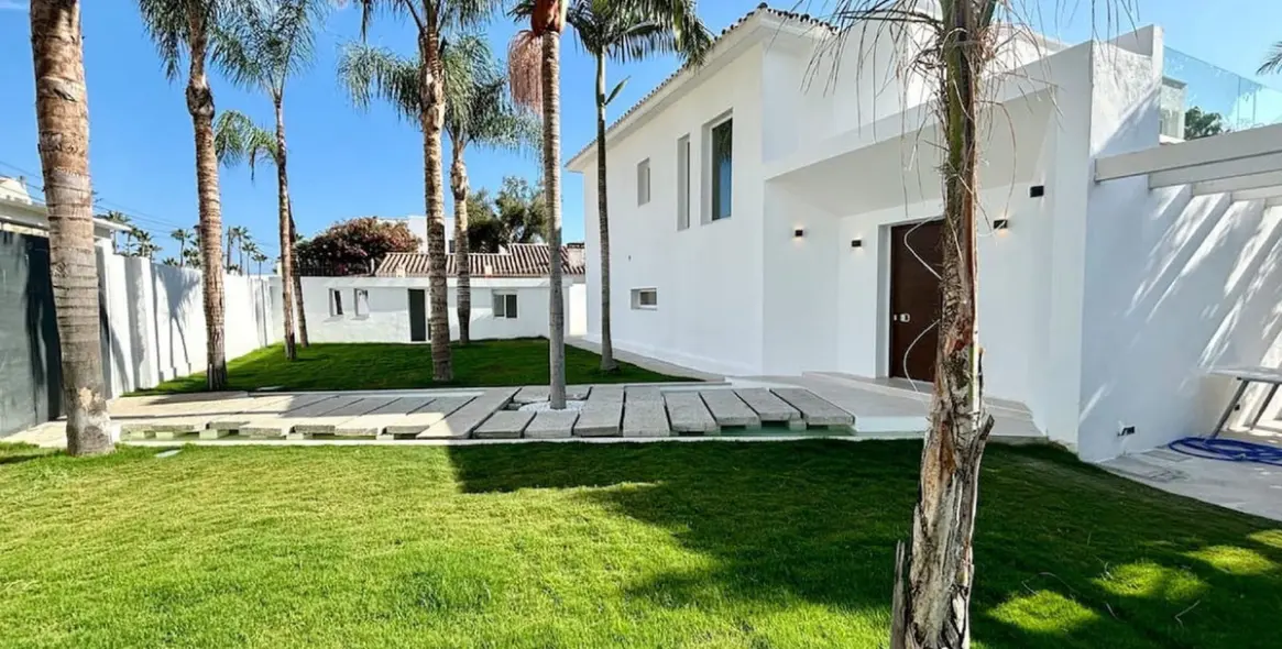 Sale of detached villa in Marbella 4