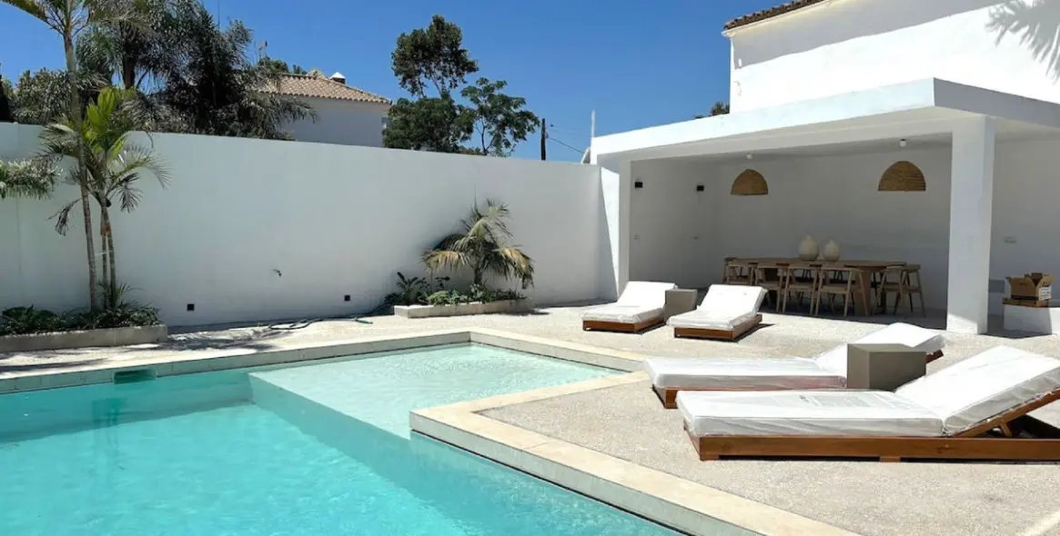 Sale of detached villa in Marbella 12
