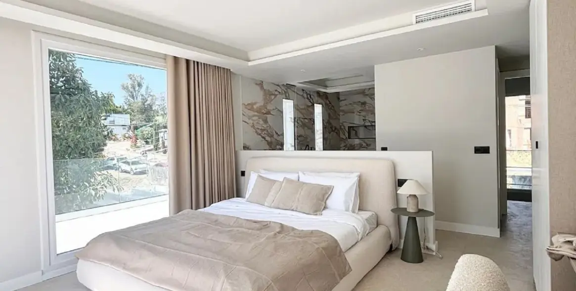 Sale of detached villa in Marbella 17