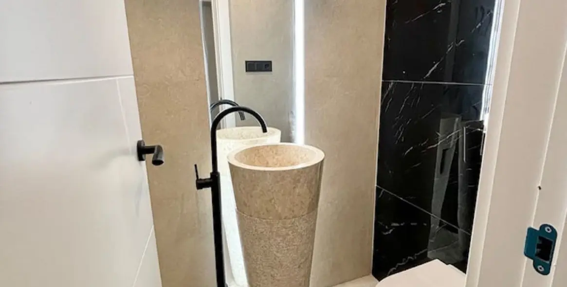 Sale of detached villa in Marbella 20