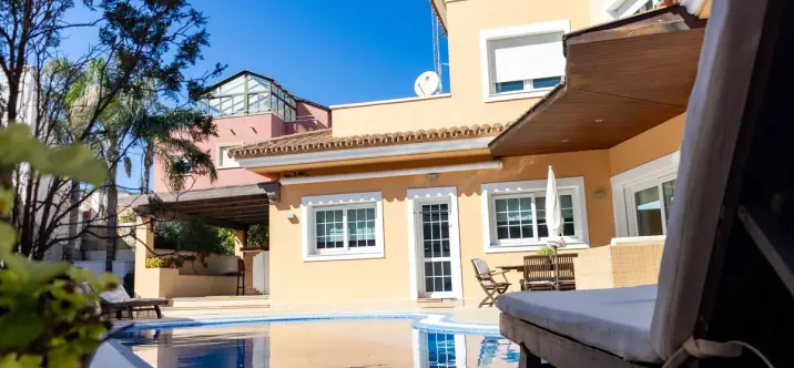 Продажа  отдельно стоящей виллы в Playamar 0