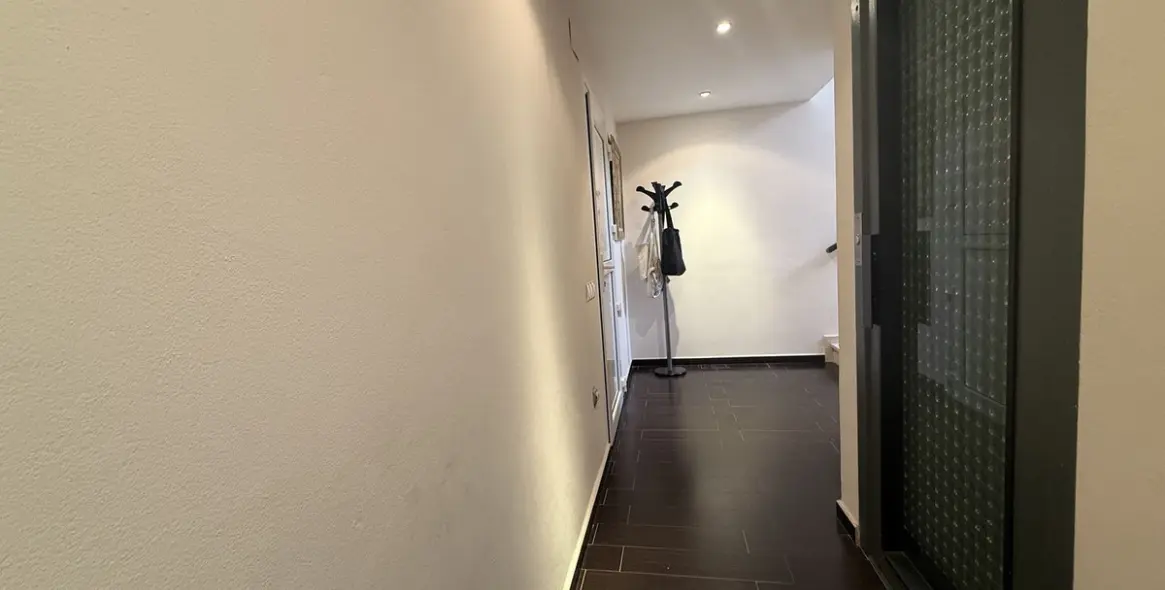 Sale of detached villa in Playamar 27