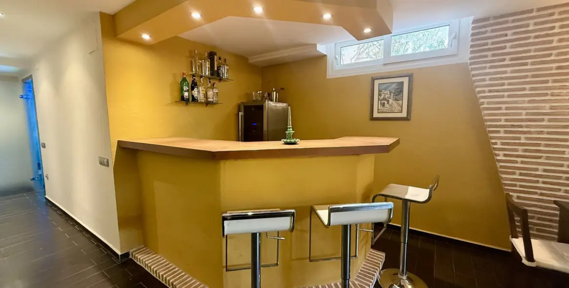 Sale of detached villa in Playamar 32