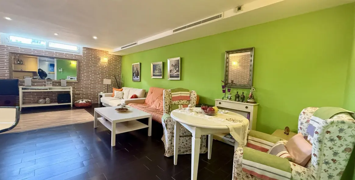 Sale of detached villa in Playamar 34