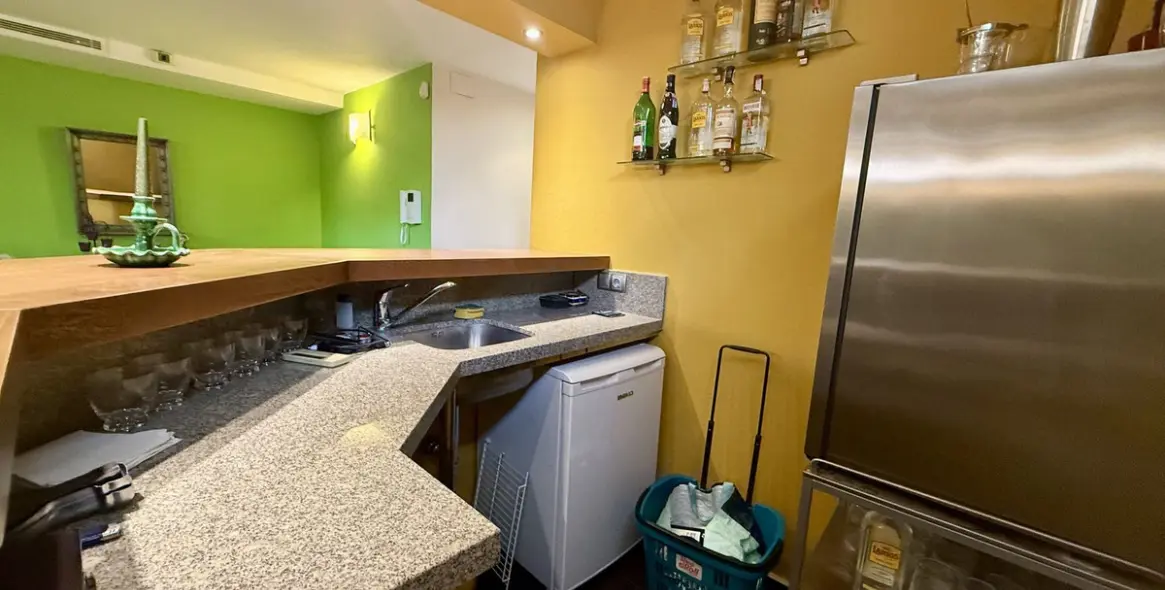 Sale of detached villa in Playamar 37