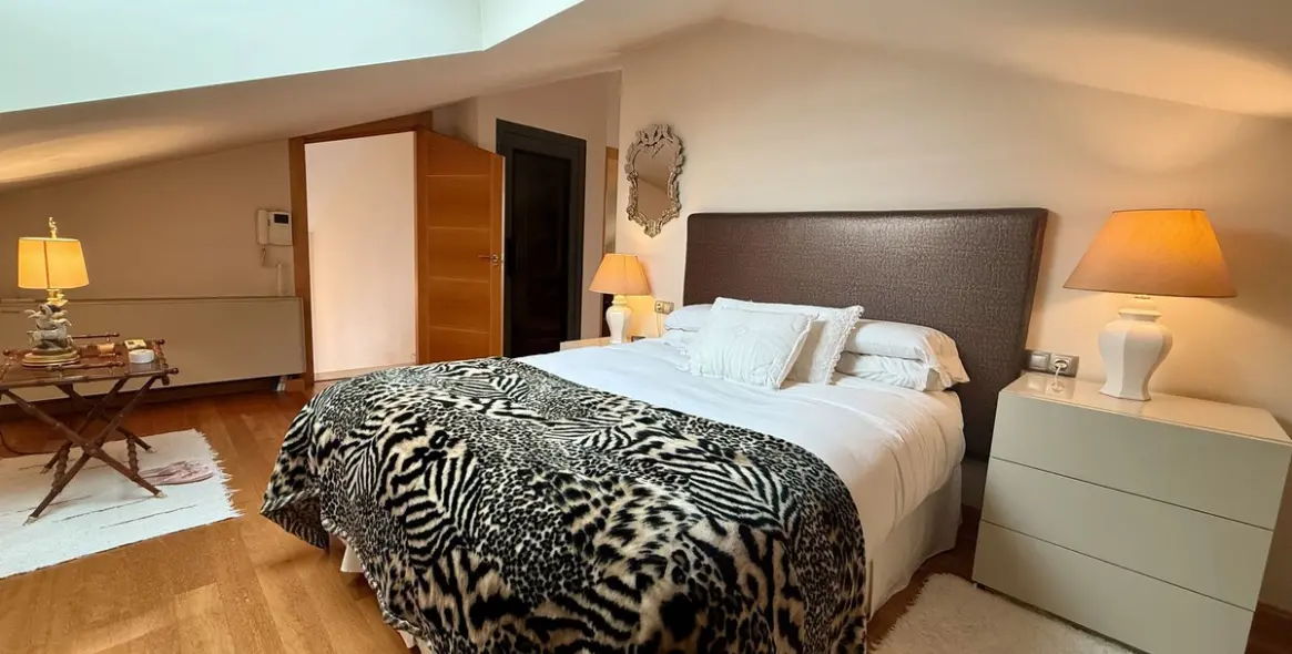 Sale of detached villa in Playamar 43