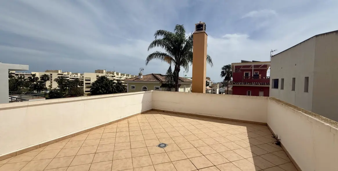 Sale of detached villa in Playamar 66