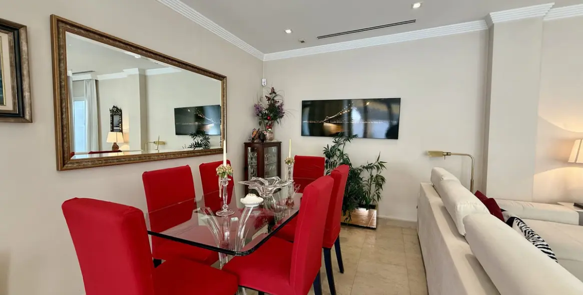 Sale of detached villa in Playamar 77