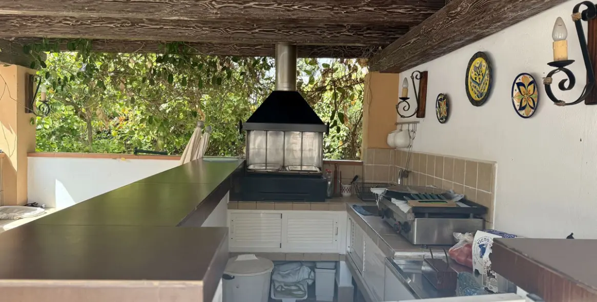 Sale of detached villa in Playamar 90