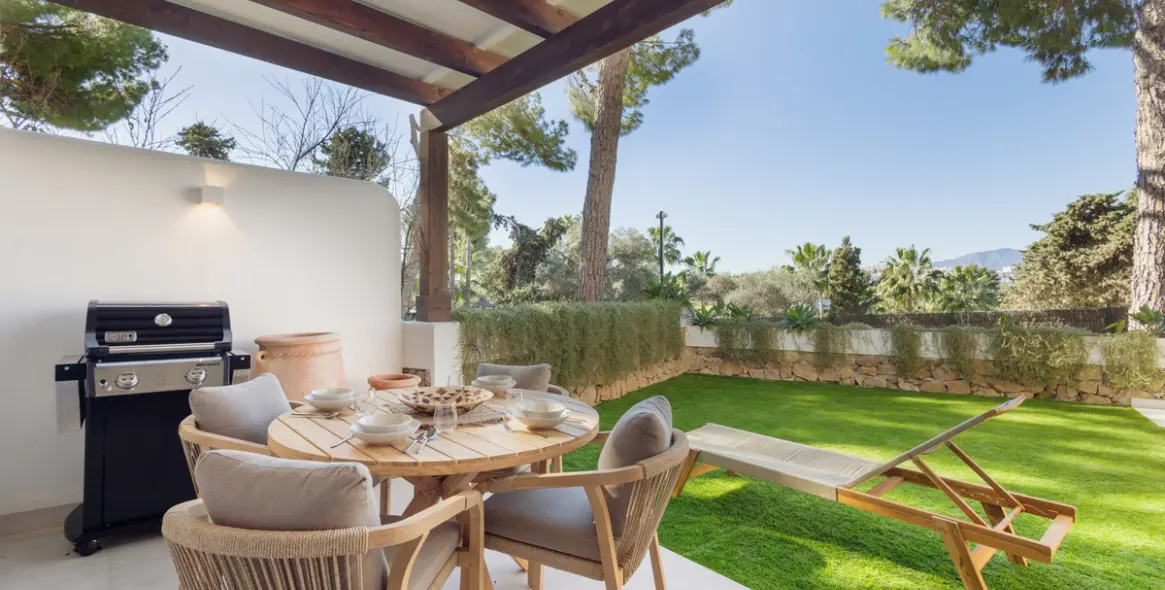 Alquiler a corto plazo de apartamento en planta baja en Nueva Andalucía 2