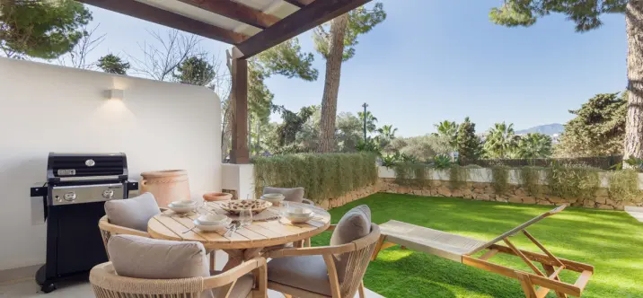 Alquiler a corto plazo de apartamento en planta baja en Nueva Andalucía 1