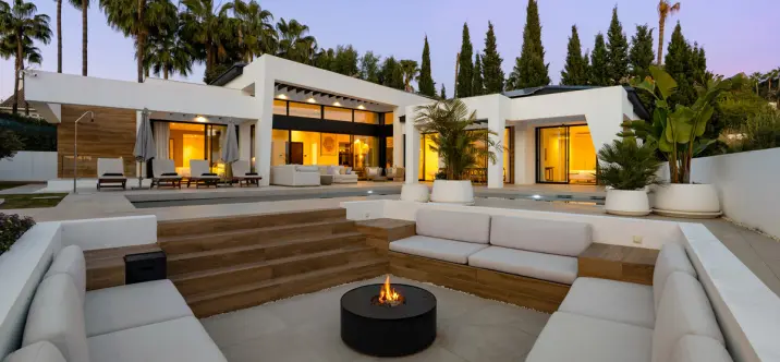 Продажа  отдельно стоящей виллы в Nueva Andalucía 0