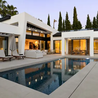 Продажа  отдельно стоящей виллы в Nueva Andalucía