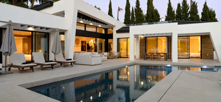 Продажа  отдельно стоящей виллы в Nueva Andalucía 2