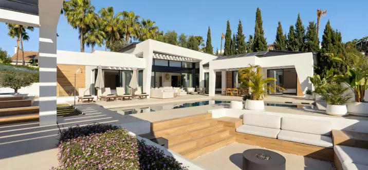 Продажа  отдельно стоящей виллы в Nueva Andalucía 3