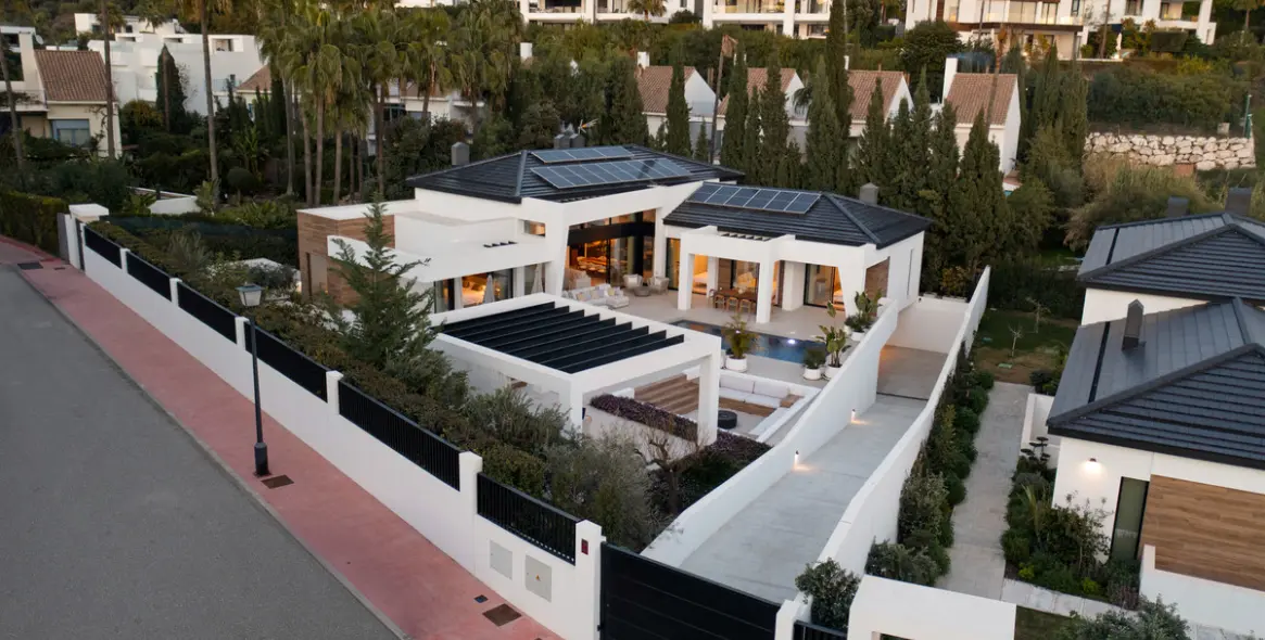 Продажа  отдельно стоящей виллы в Nueva Andalucía 5