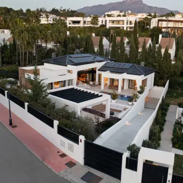 Продажа  отдельно стоящей виллы в Nueva Andalucía