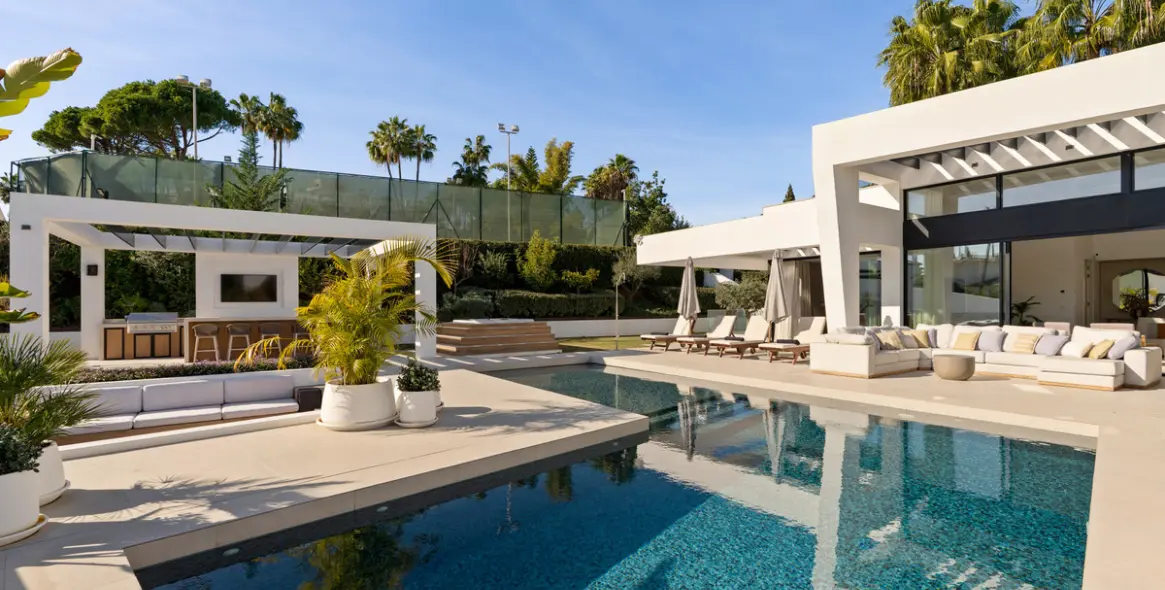 Sale of detached villa in Nueva Andalucía 23