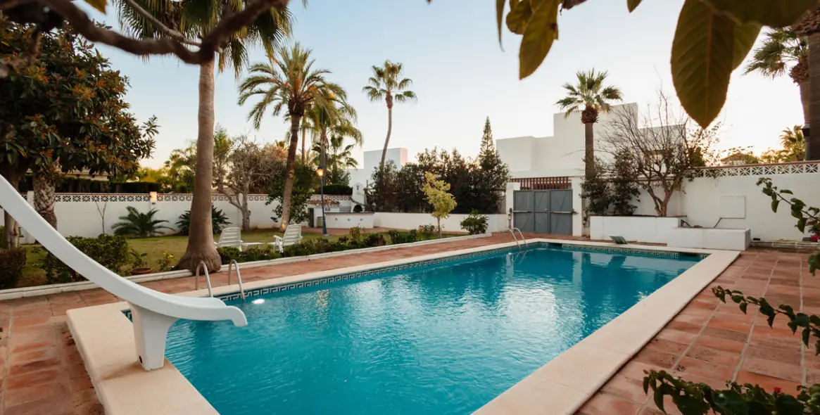 Long-term rent of detached villa in Las Chapas 2