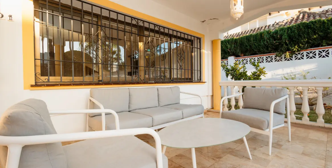 Long-term rent of detached villa in Las Chapas 17