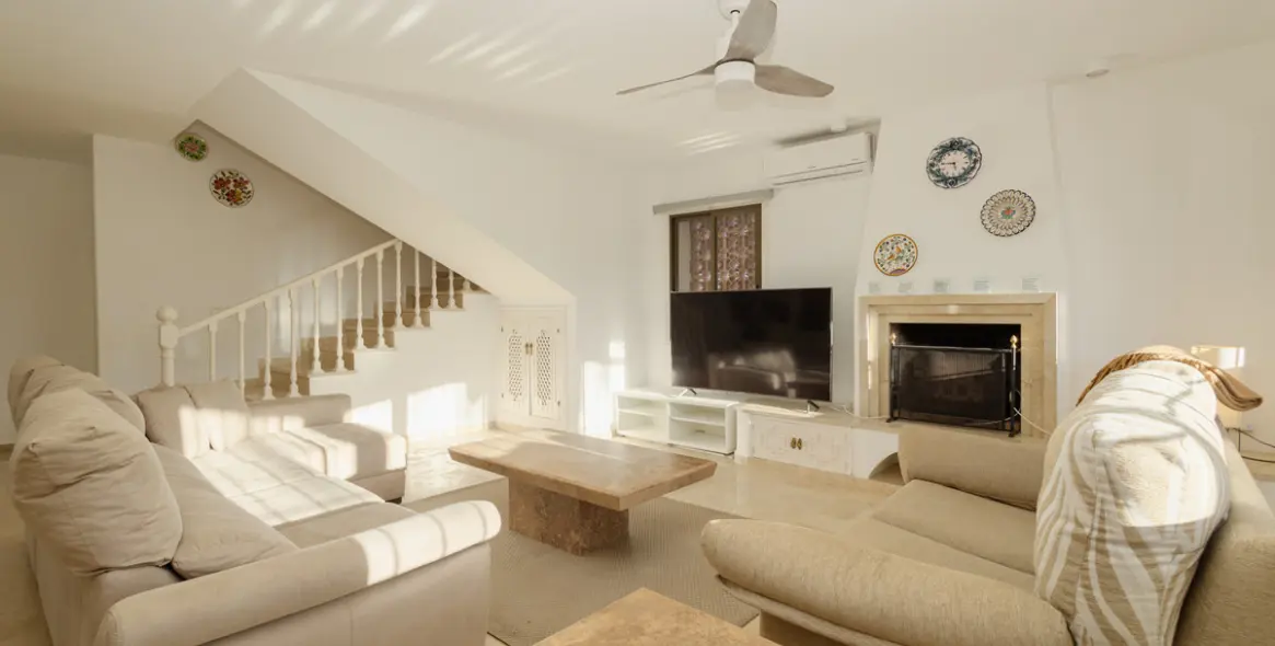 Long-term rent of detached villa in Las Chapas 19