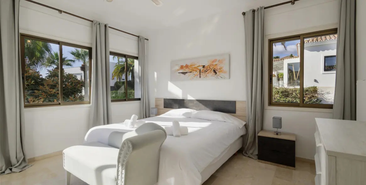 Short-term rent of detached villa in Las Chapas 11