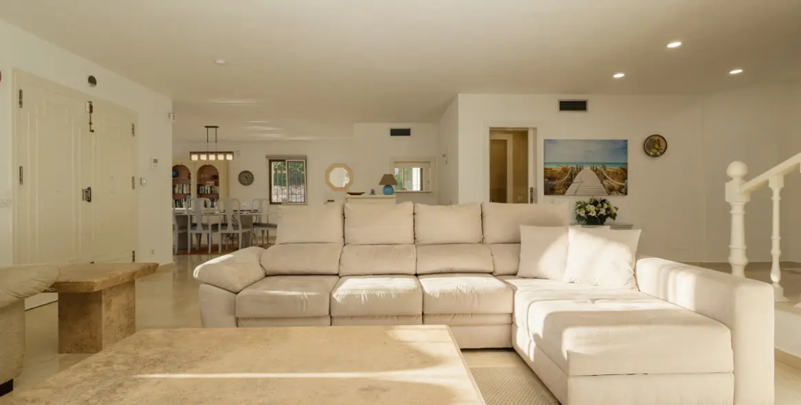 Short-term rent of detached villa in Las Chapas 21