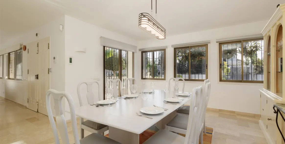 Short-term rent of detached villa in Las Chapas 23