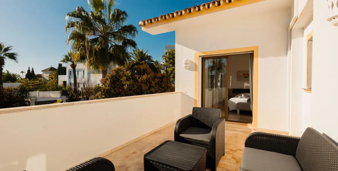 Short-term rent of detached villa in Las Chapas 49