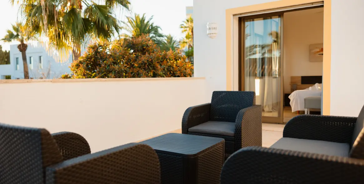 Short-term rent of detached villa in Las Chapas 52