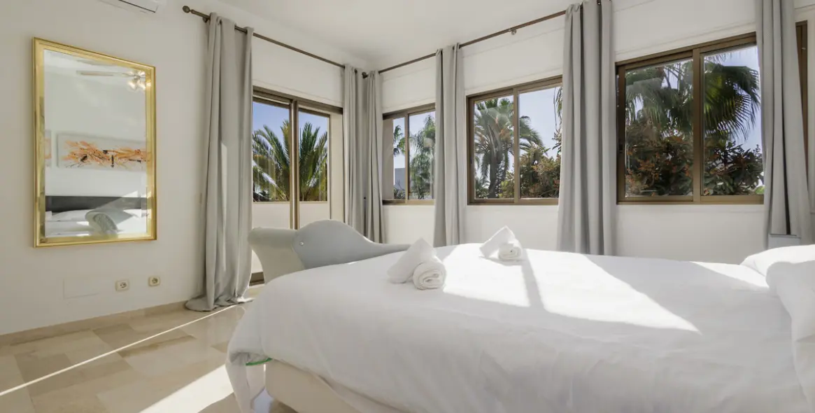 Short-term rent of detached villa in Las Chapas 70