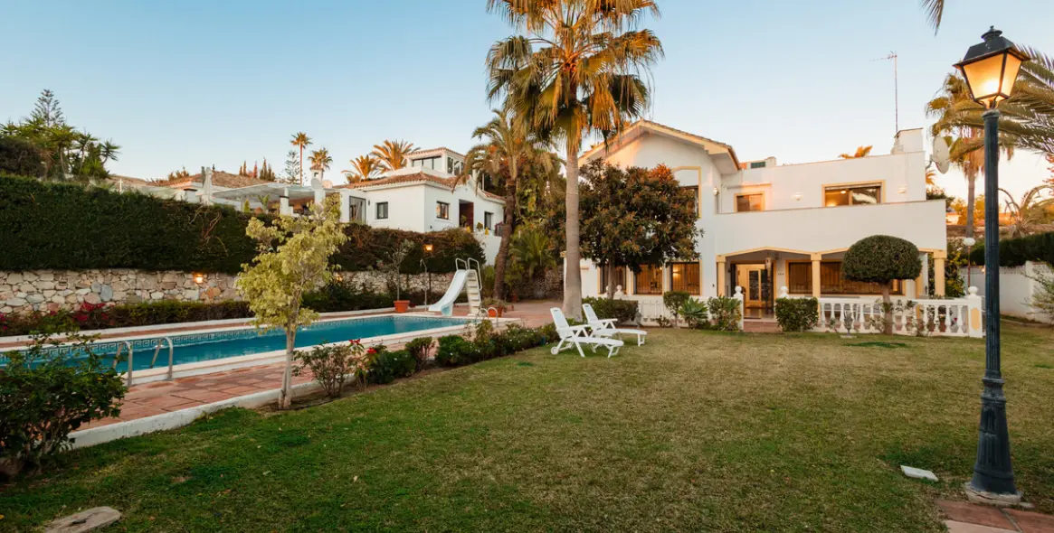 Short-term rent of detached villa in Las Chapas 90