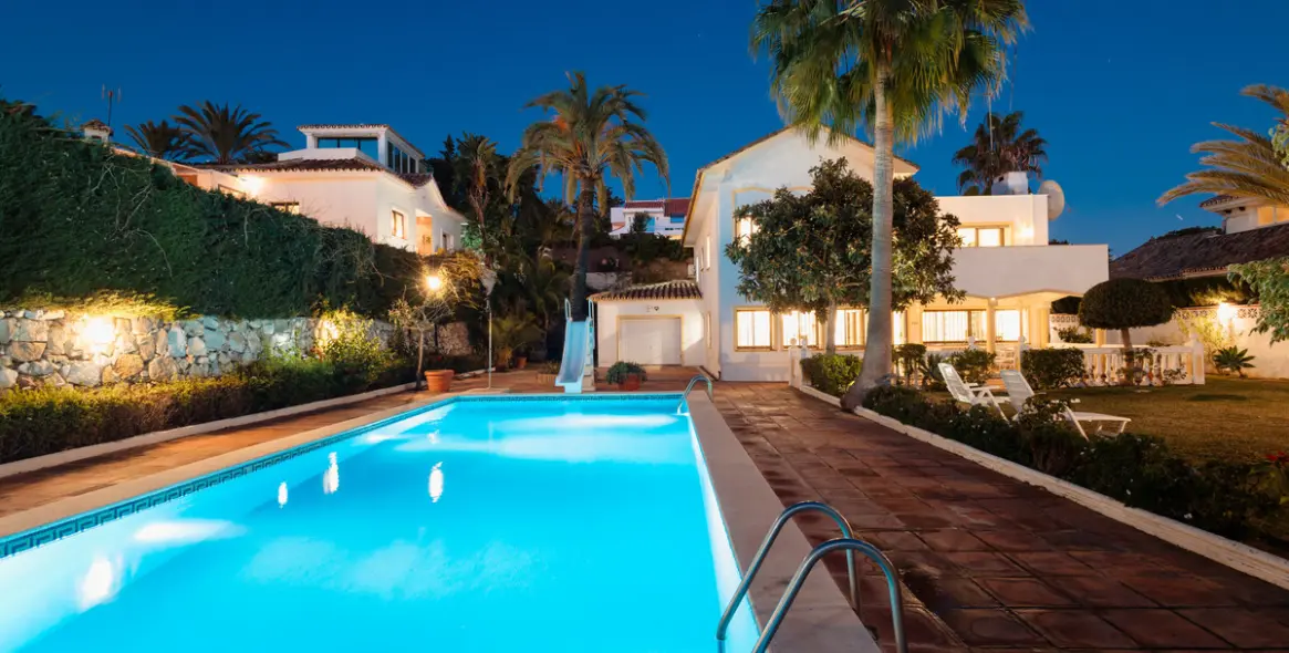 Short-term rent of detached villa in Las Chapas 94