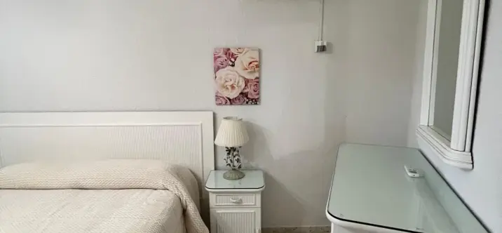 Alquiler a largo plazo de villa independiente en Sierrezuela 0