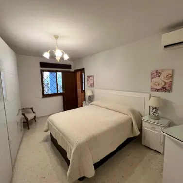 Alquiler a largo plazo de villa independiente en Sierrezuela