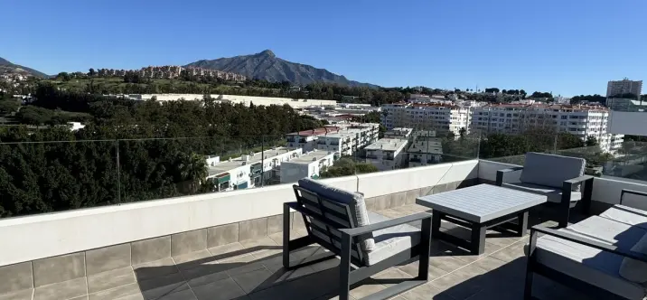Long-term rent of penthouse in Nueva Andalucía 0