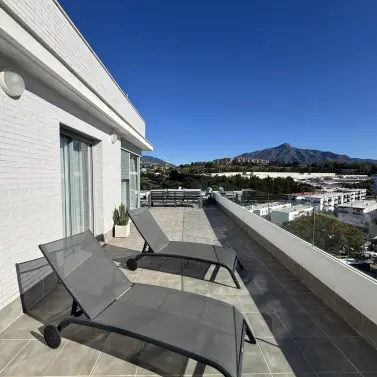 Long-term rent of penthouse in Nueva Andalucía