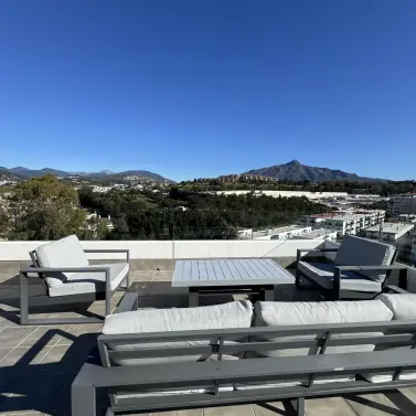 Long-term rent of penthouse in Nueva Andalucía