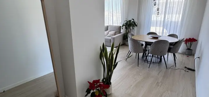 Long-term rent of penthouse in Nueva Andalucía 3