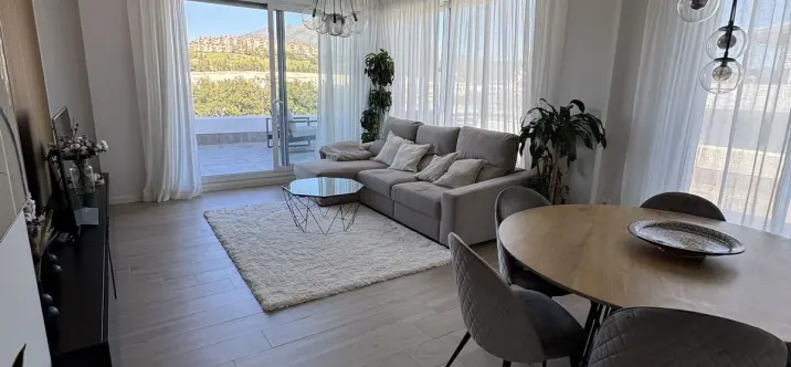 Long-term rent of penthouse in Nueva Andalucía 4